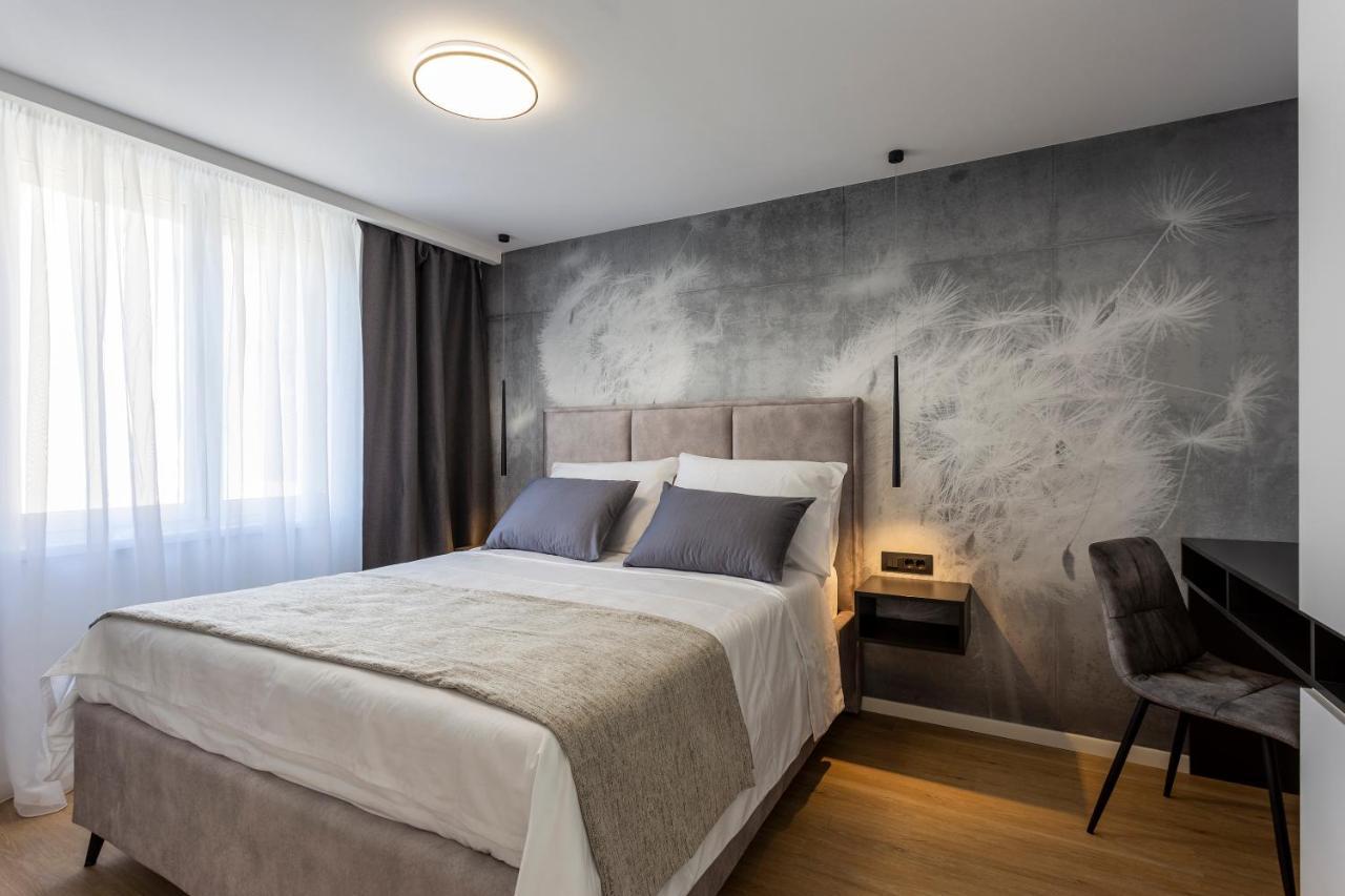 Apartman Izis Centar Pule Pula Exterior foto